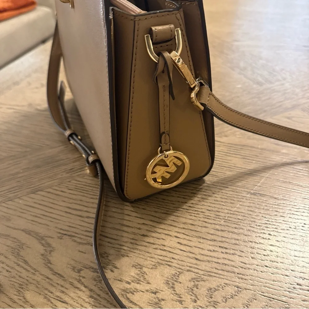 Michael Kors Rivington Messenger Bag/NWT